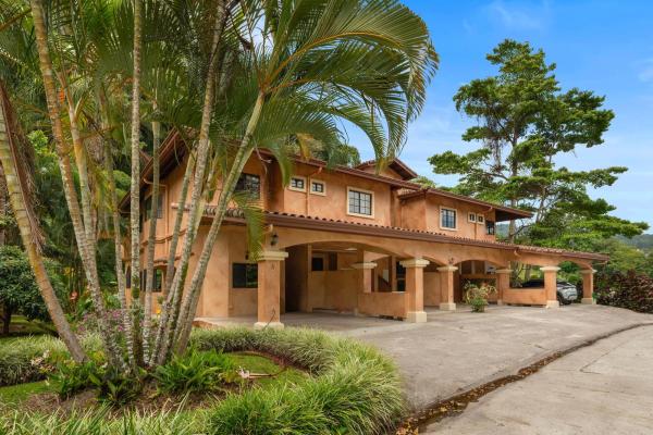Excepcional condominio de 3 recámaras en valle escondido boquete