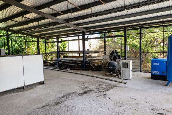 Warehouse sale in las cumbres