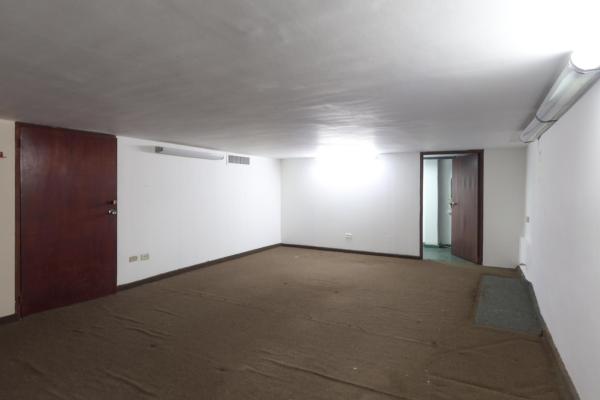 Commercial premises for sale in tumba muerto