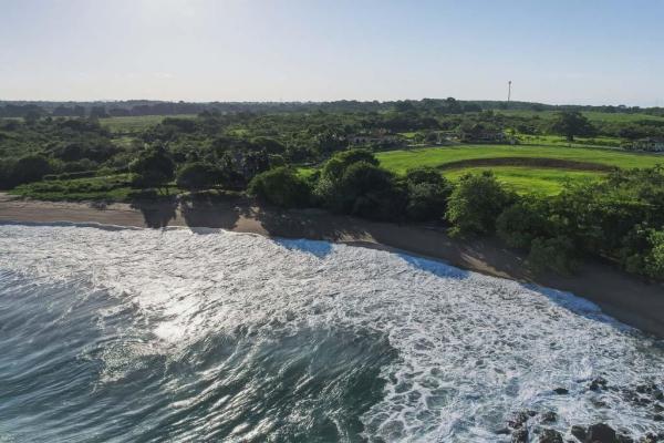 Costa pedasí beachfront lot – 35m premium frontage