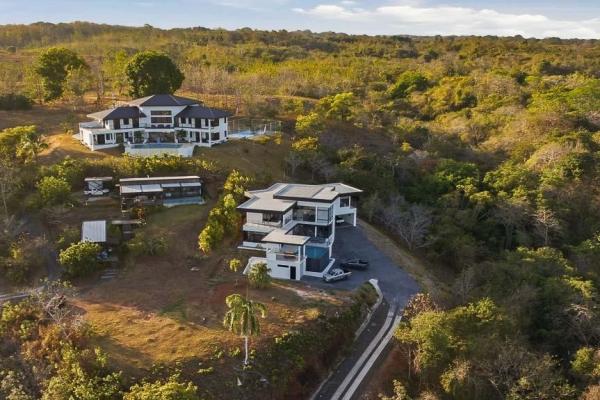 Modern ocean view home in los destiladeros
