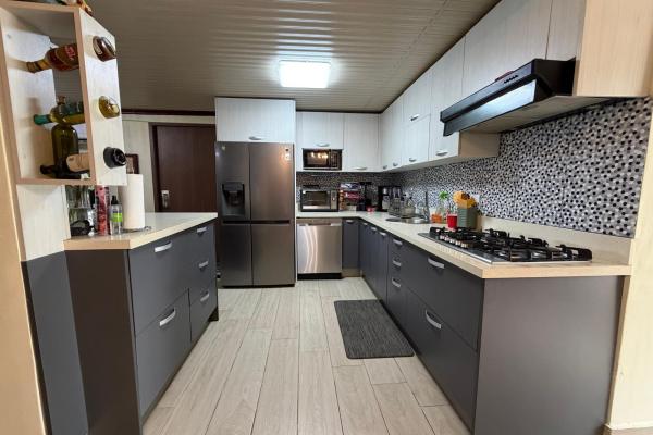 Se vende casa en altos de cerro azul