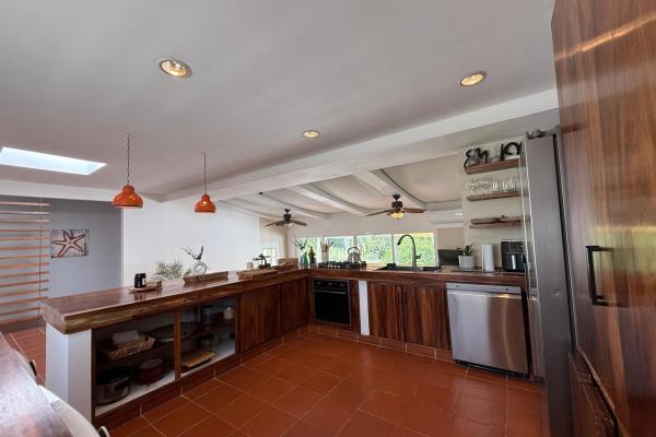 Casa privada con piscina y amplio terreno en coronado