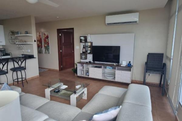 Ocean view apartment with golf access in coronado