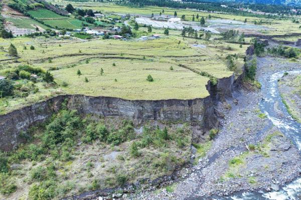 Large residential lot for sale – paso ancho