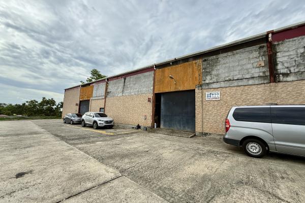Se vende local comercial con galera bodega