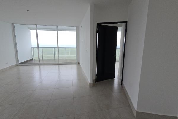 Venta de apartamento en ocean waves nueva gorgona