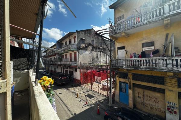 Operating building for sale in santa ana