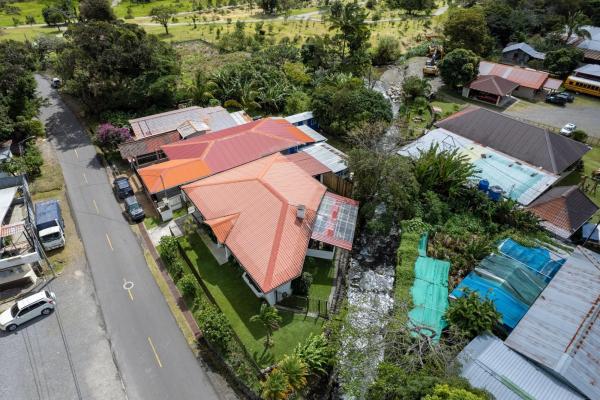 Fully furnished riverfront home downtown boquete