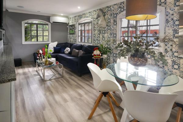 Venta de casa de 2 niveles en altos de panamá