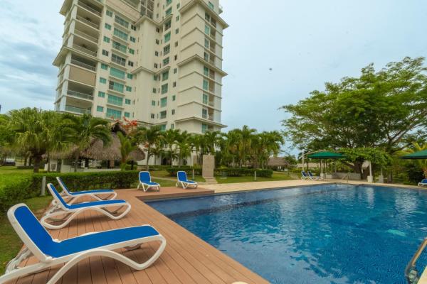 Apartamento con vista al mar en ph cocolí