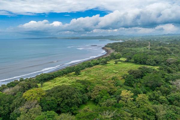 +9 hectares of flat beachfront land for sale