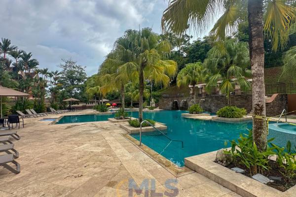 Apartamento con terraza en embassy club courtyard