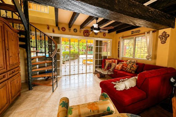 Four modern homes with pool in exclusive coronado