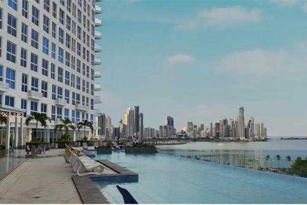 New: av. balboa with balcony and stunning views