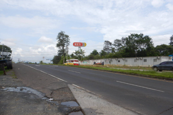 Sale of land in arraiján