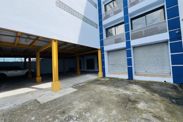 Venta de ofibodega en costa del este
