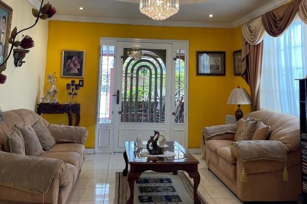 Vendo amplia casa remodelada en el bosque