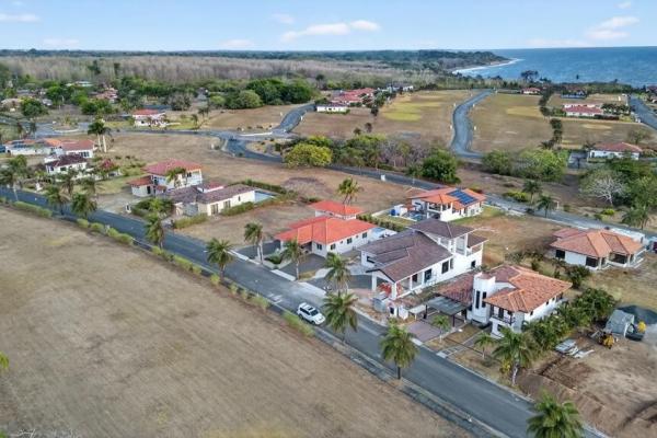Casa moderna con vista al mar en andromeda estates pedasi