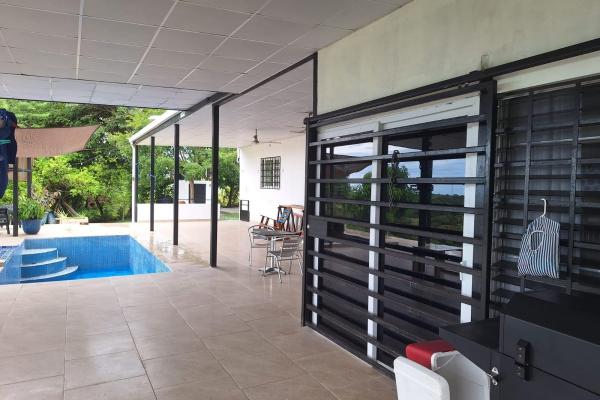 Casa con piscina y 1,8 hectáreas de terreno