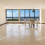 Venta de apartamento frente al mar | remodelado | 4 parkings | coco del mar