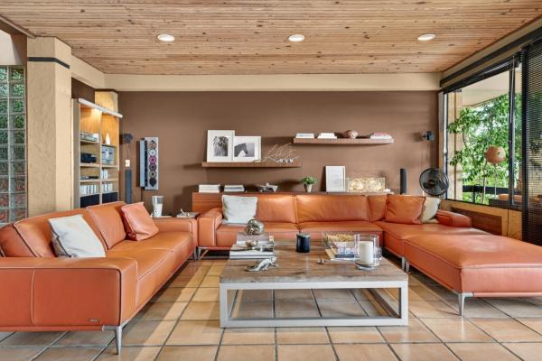 Bioclimatic architect-designed home in dos mares