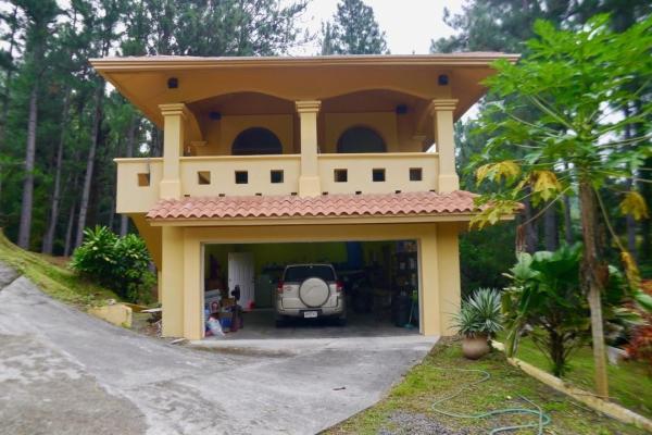 Casita de montaña y gran terreno