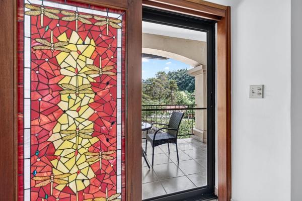 Condominio exclusivo en el tercer piso en valle escondido boquete