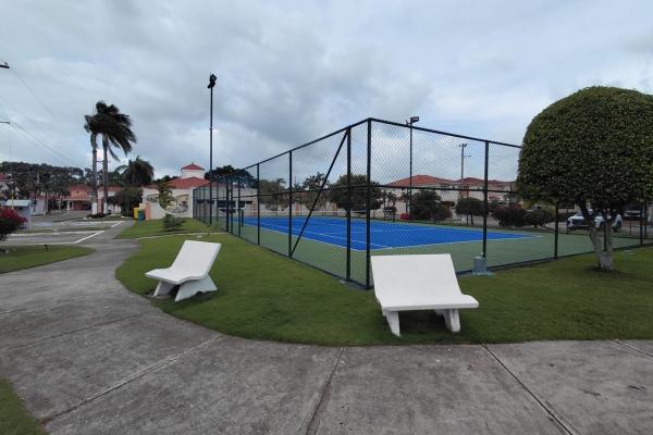 Casa en venta en costa sur - p.h. villa valencia