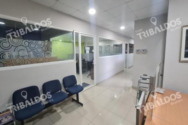 Venta de edificio con amplia bodega y oficinas en la ciudad