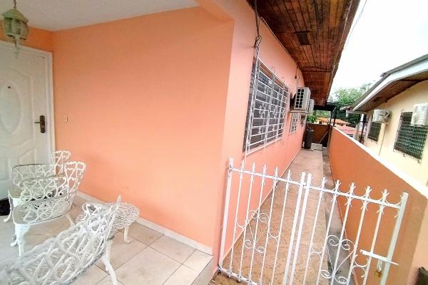 Sale of townhouse in villa cáceres