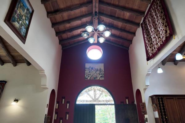 Spacious home for sale in altos del maria with pan