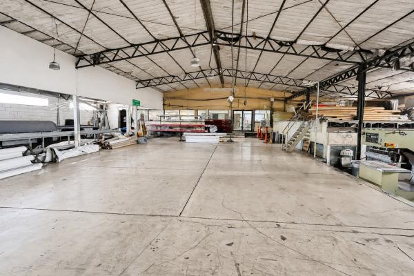 Commercial warehouse for sale in río abajo