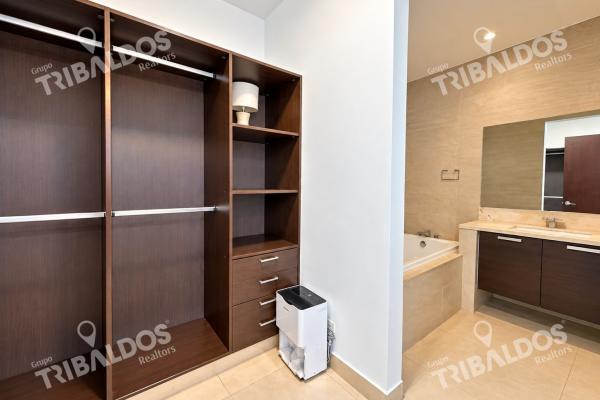 Oceanfront apartment for sale | 204 m2