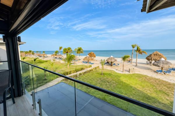 Villa con vista al mar en venta en playa caracol