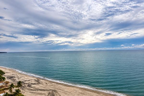 Venta de apartamento en playa blanca ph lighthouse beach tower
