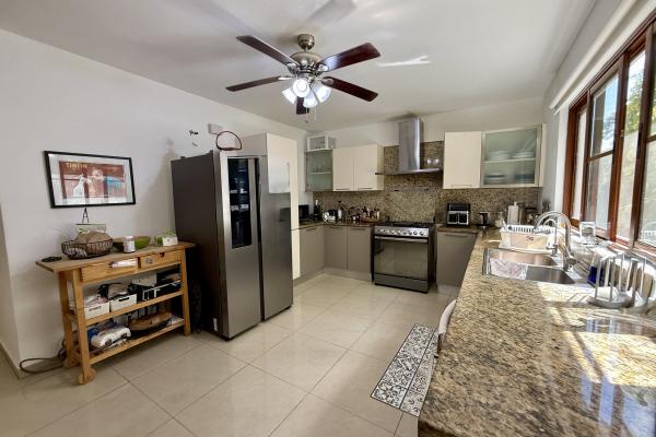 Rent house in los senderos camino de cruces