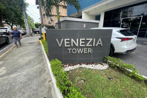 Se alquila apartamento super moderno y espectacular en el carmen