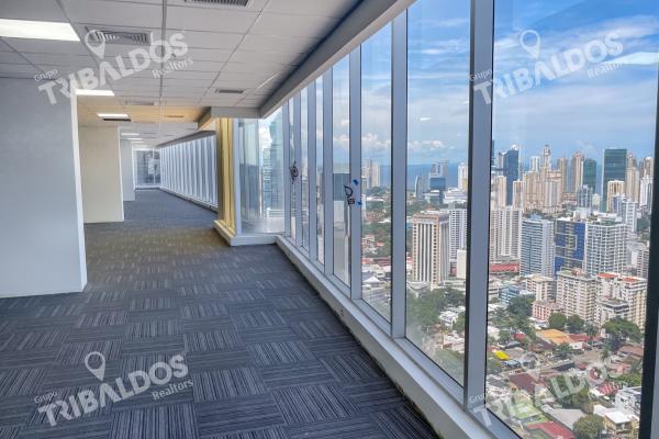 Alquiler de oficina en evolution tower