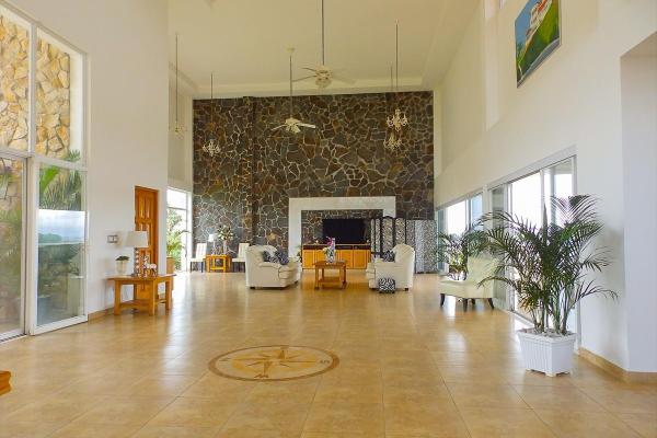 Beachfront 4-bedroom home with pool in boca chica