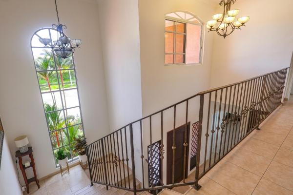 Venta de casa unifamiliar en palmeras del este, costa del este remodelada