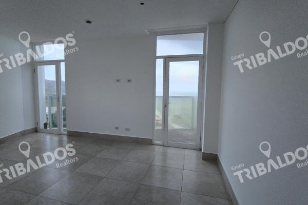 Venta de apartamento en ocean waves nueva gorgona