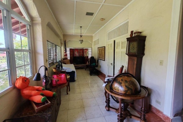 Sale of house in albrook