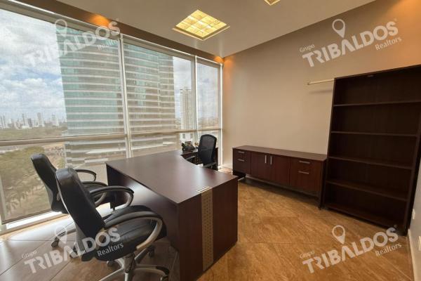 Office rental at capital plaza costa del este