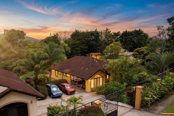 Mountain view home for sale in alto lino, boquete