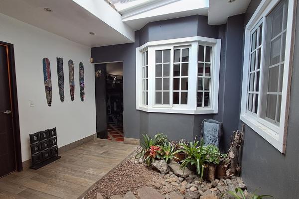 Sale of house in villa valencia, costa sur with solar panels