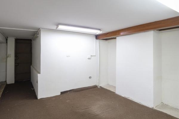 Commercial premises for sale in tumba muerto