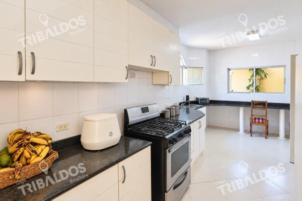 Sale of 2 houses in 1 in costa del este