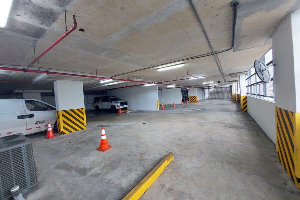 Venta de 6 locales comerciales rentando en vía españa