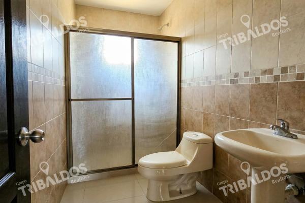 House for sale in aguadulce, coclé province.